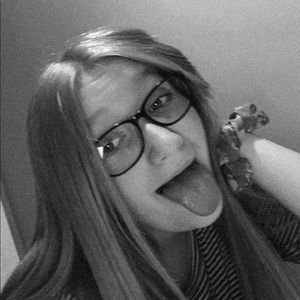 Meet your Posher, Alexis